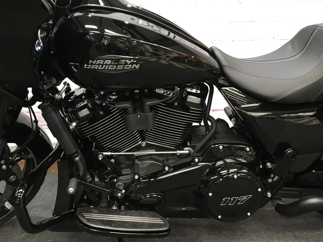 2025 Harley-Davidson Road Glide Vivid Black FLTRX - Photo 7
