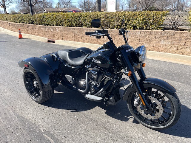 Harley-Davidson Freewheeler 2024 FLRT Vivid Black
 NOW ONLY $28,499 - Photo 3