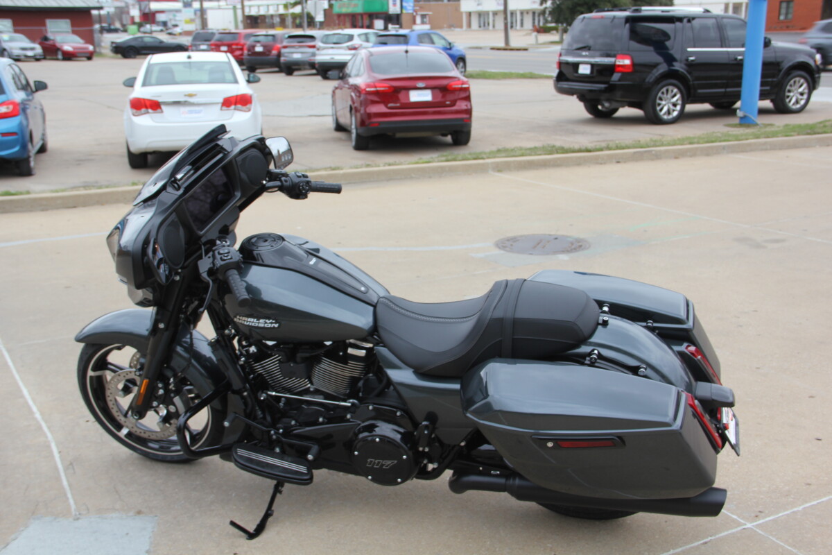 2025 Harley-Davidson Street Glide Iron Horse Metallic - Black Finish - Photo 7