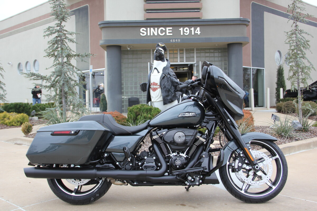 2025 Harley-Davidson Street Glide Iron Horse Metallic - Black Finish - Photo 2