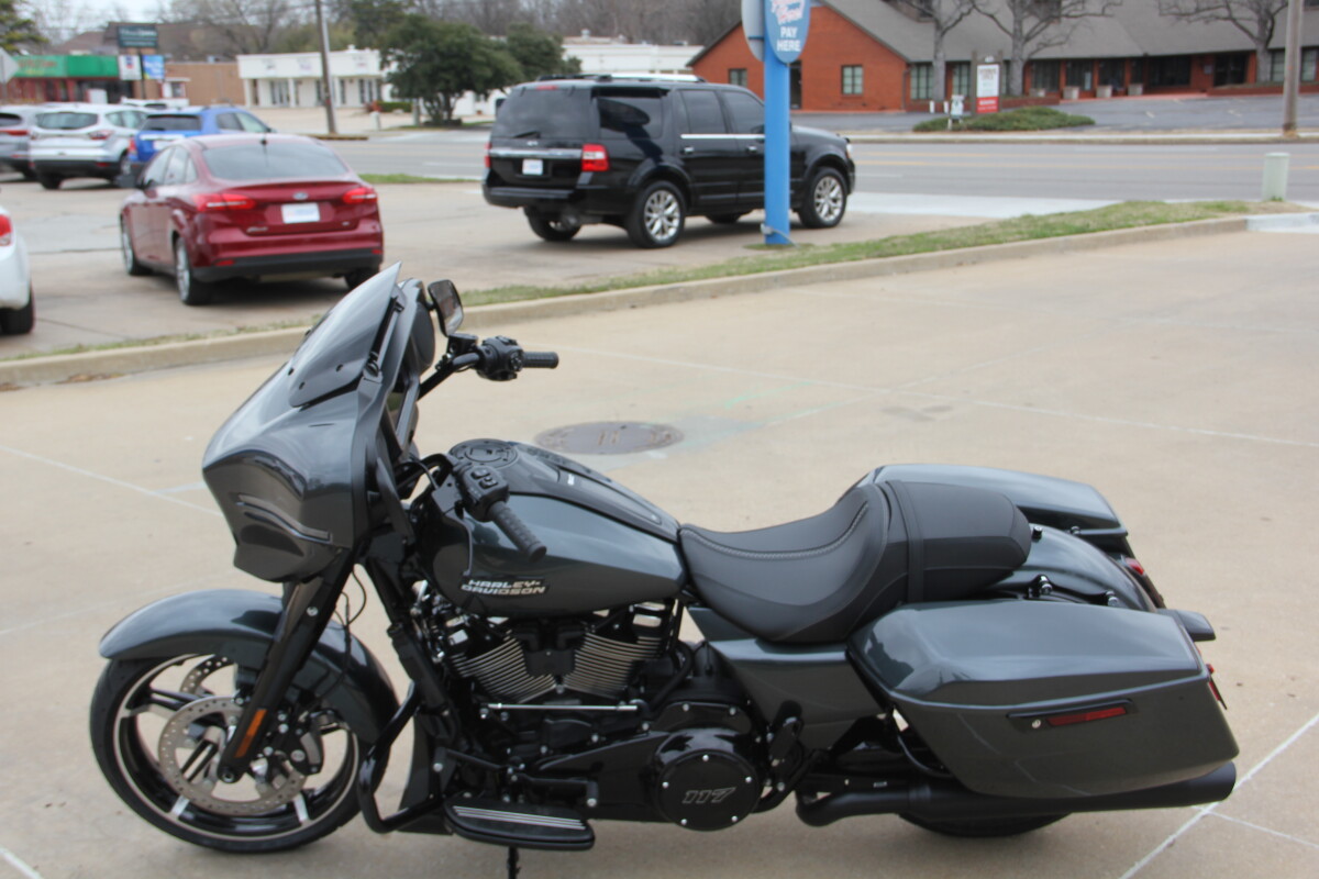 2025 Harley-Davidson Street Glide Iron Horse Metallic - Black Finish - Photo 3