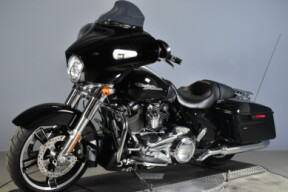 2019 Harley-Davidson® Street Glide® FLHX thumb 0