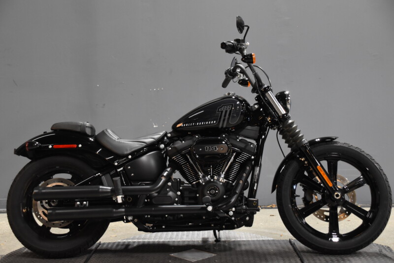 Harley Sportster Iron 883: Users' Opinions and Views