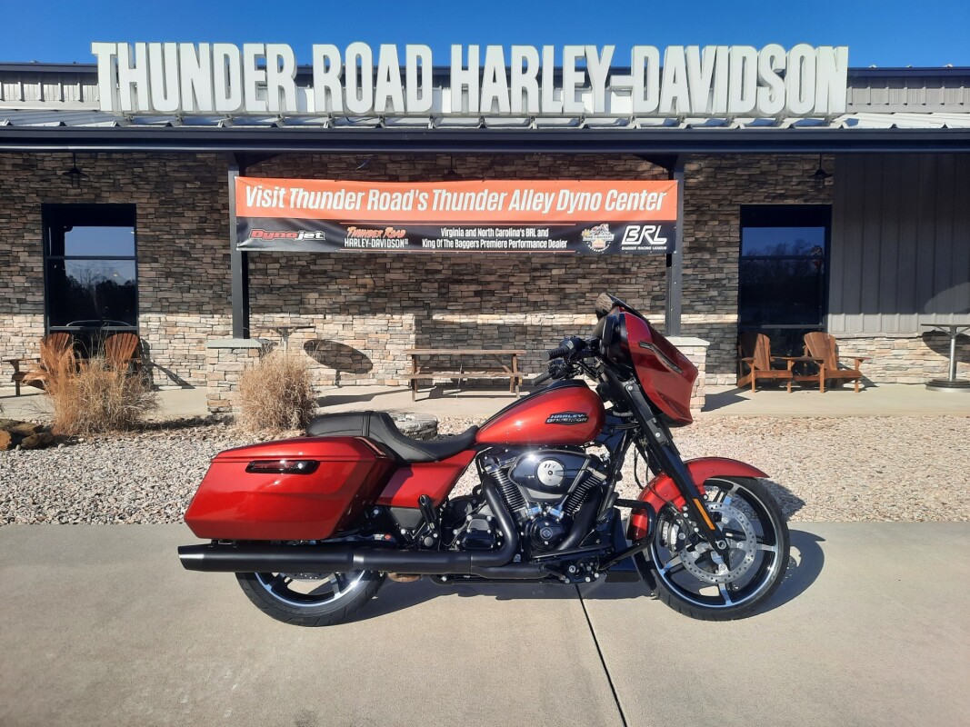2025 Harley-Davidson Street Glide Brilliant Red - Black Finish - Photo 5