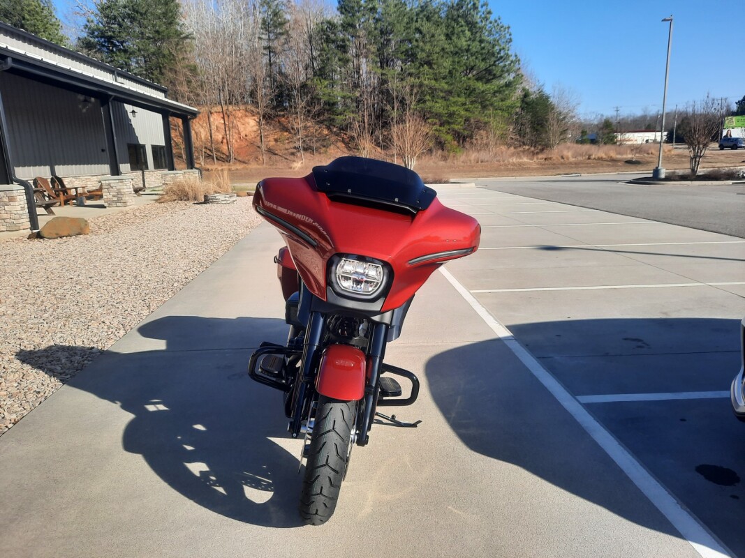 2025 Harley-Davidson Street Glide Brilliant Red - Black Finish - Photo 3