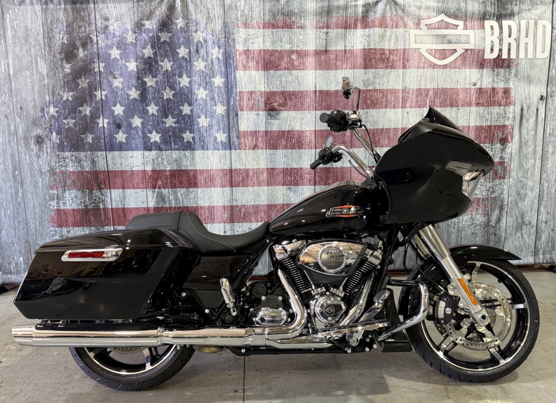 Road King Classic(BLK)＆ Road Glide (WIN) Road King® Classic | Electric City Harley-Davidson®