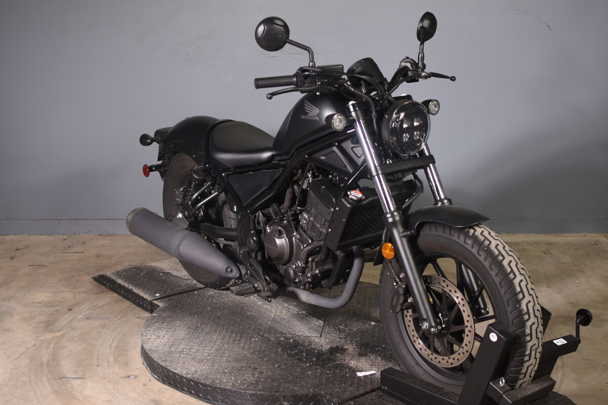 Used 2023 Honda Cmx300 (rebel 300) - Photo 2