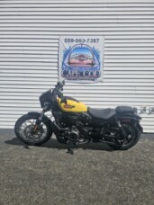 2023 Harley-Davidson<sup>®</sup> Nightster™ Special Industrial Yellow thumb 3