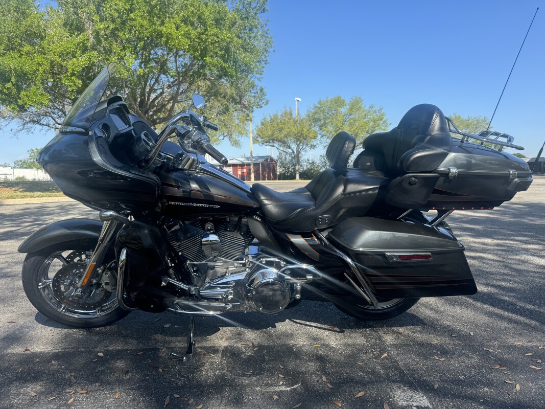 2016 Harley-Davidson CVO Road Glide Ultra - Photo 6
