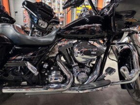 2015 Harley-Davidson<sup>®</sup> Road Glide<sup>®</sup> Special Vivid Black thumb 0