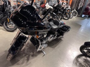 2015 Harley-Davidson<sup>®</sup> Road Glide<sup>®</sup> Special Vivid Black thumb 2