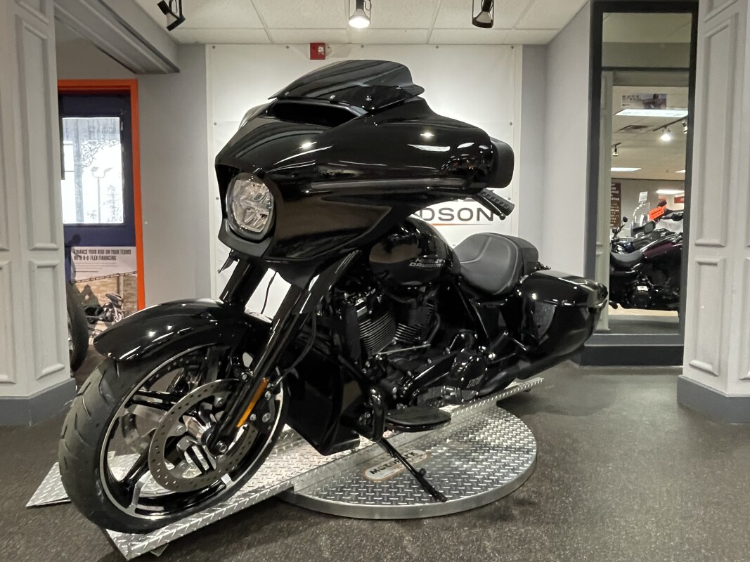 2025 Harley-Davidson Street Glide - Photo 4