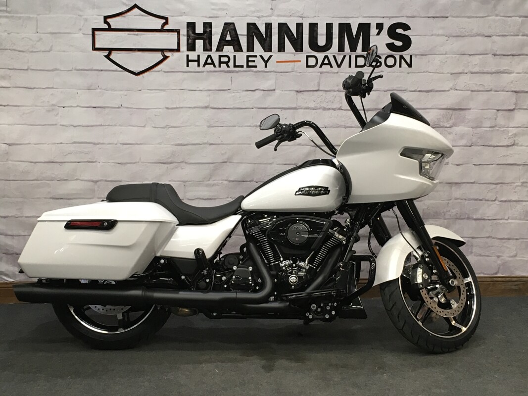 2025 Harley-Davidson Road Glide White Onyx Pearl - Black Finish FLTRX