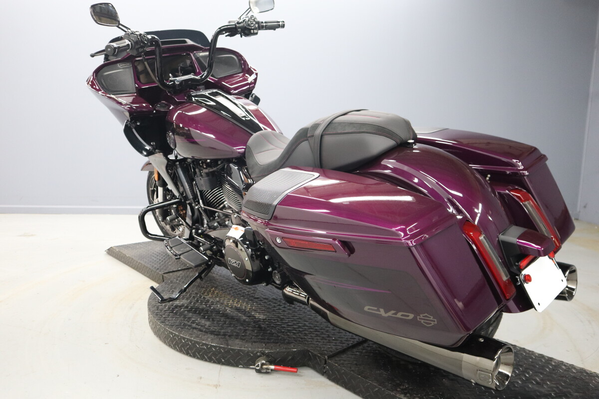 2025 Harley-Davidson CVO Road Glide FLTRXSE - Photo 6