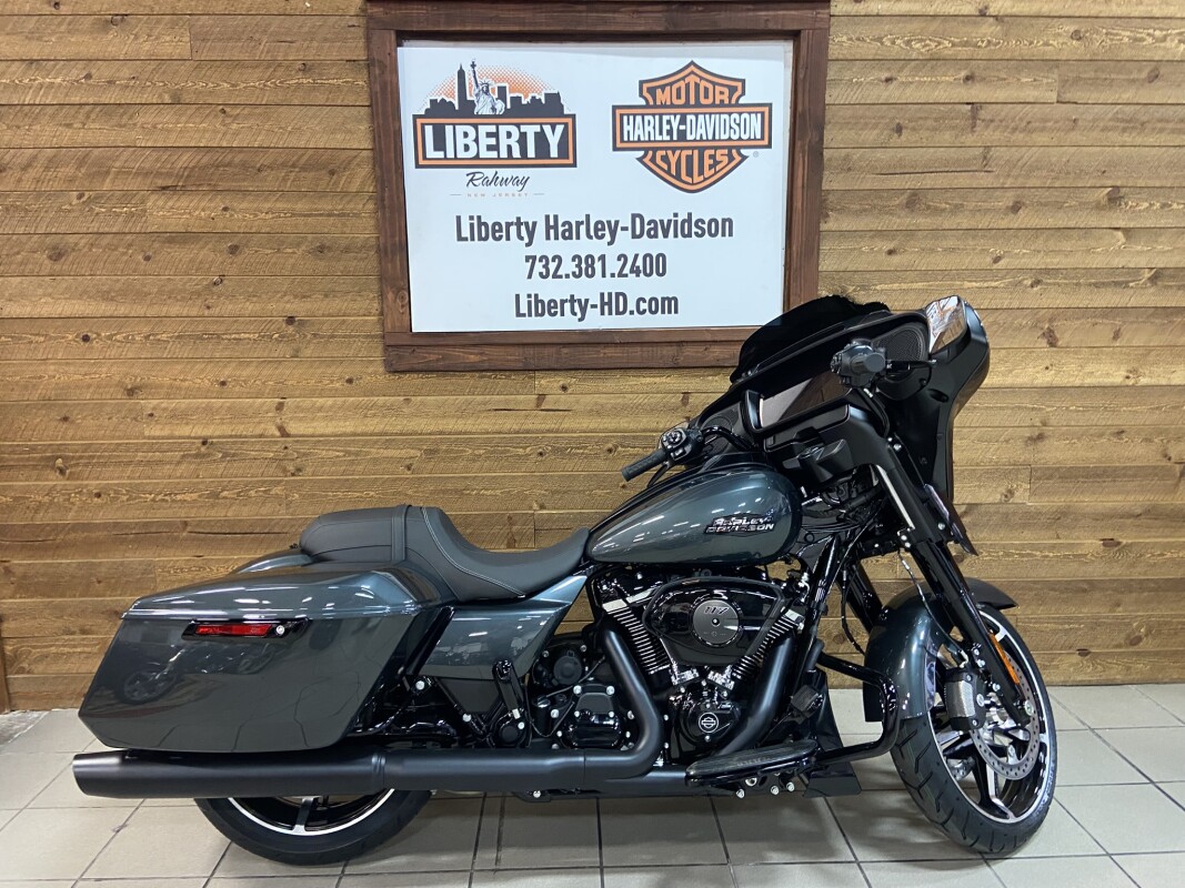 2025 Harley-Davidson Street Glide Iron Horse Metallic - Black Finish FLHX