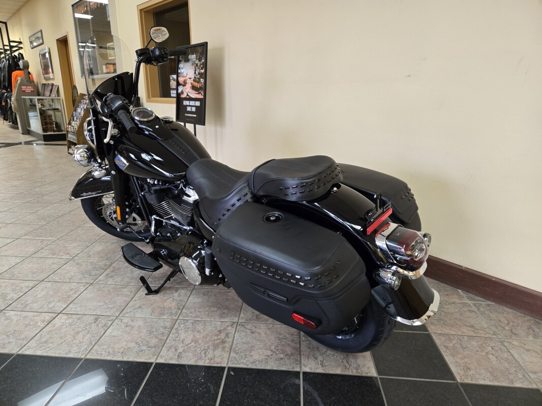 2025 Harley-Davidson Heritage Classic Vivid Black - Photo 3