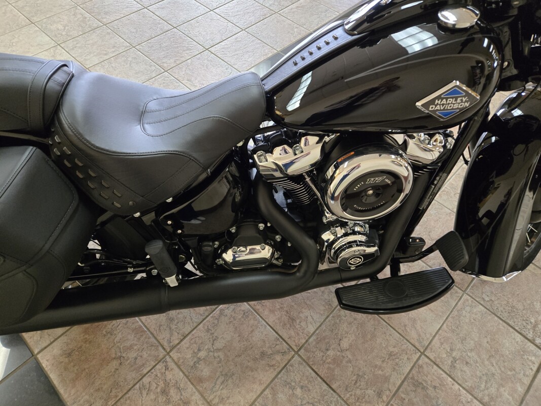 2025 Harley-Davidson Heritage Classic Vivid Black - Photo 2