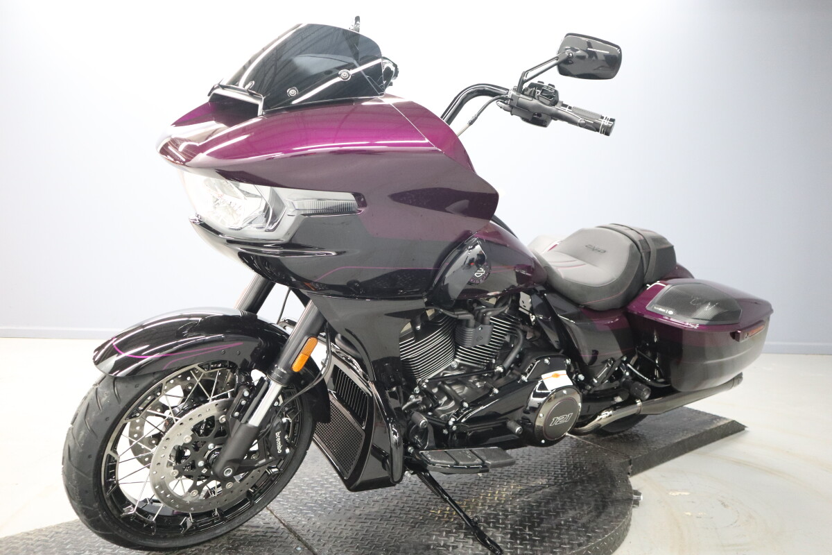 2025 Harley-Davidson CVO Road Glide FLTRXSE - Photo 4
