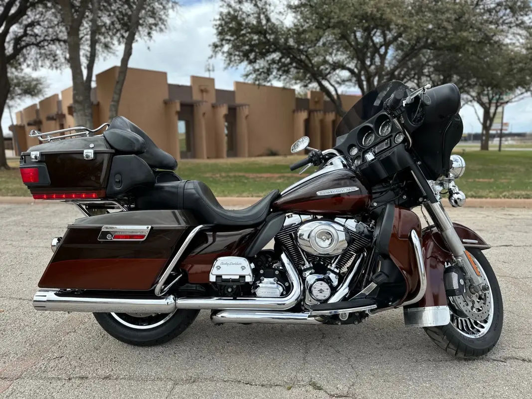 2021 Harley-Davidson® Ultra Limited | Midnight Crimson