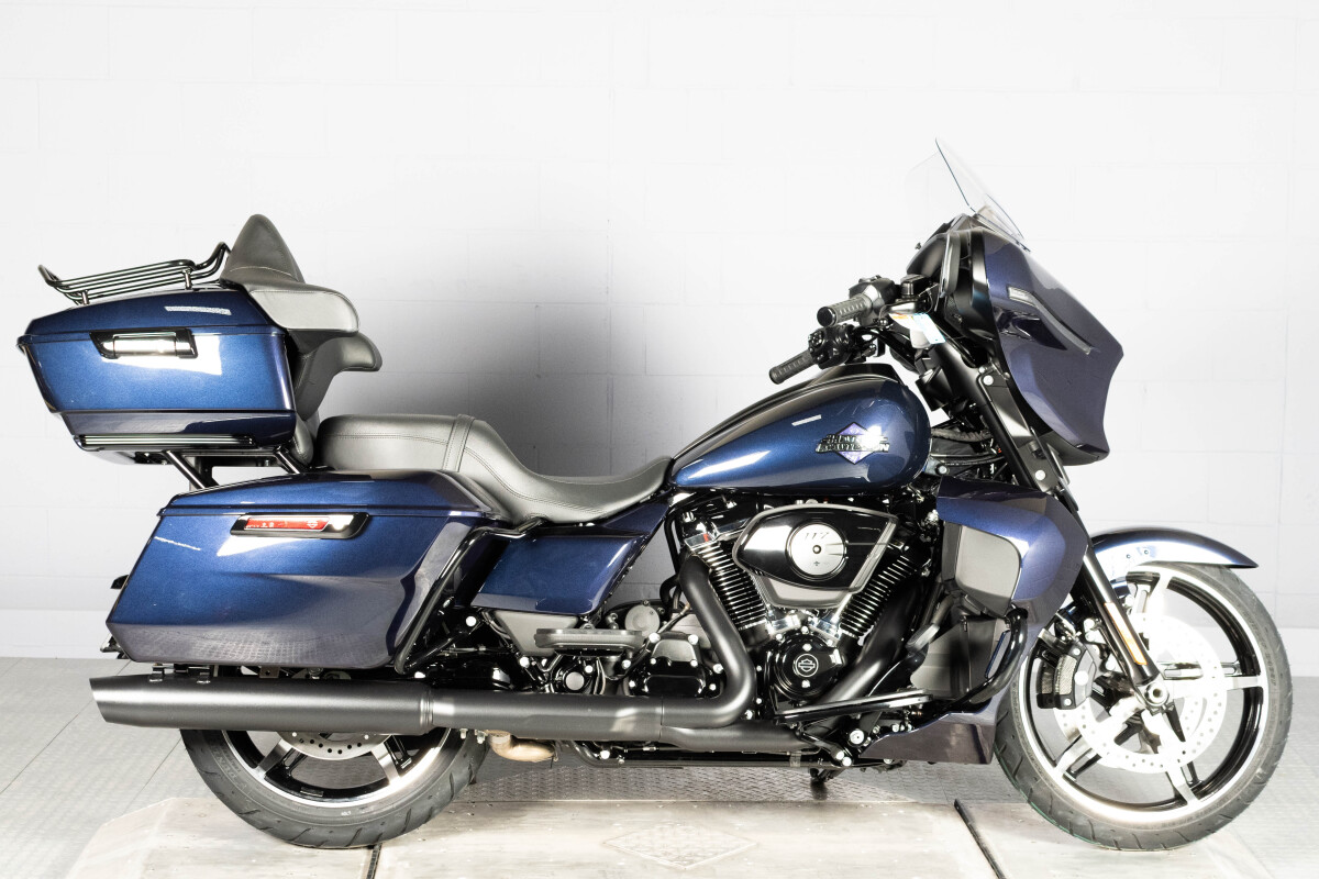 2025 Harley-Davidson Street Glide Ultra FLHXU - Photo 2