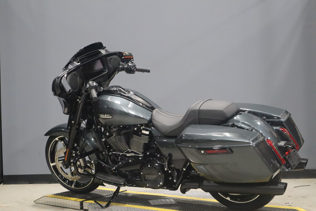 2025 Harley-Davidson Street Glide FLHX - Photo 8