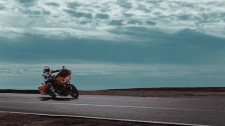 Comparing the 2025 Harley-Davidson® CVO™ Road Glide® RR to Other Bikes in Pensacola