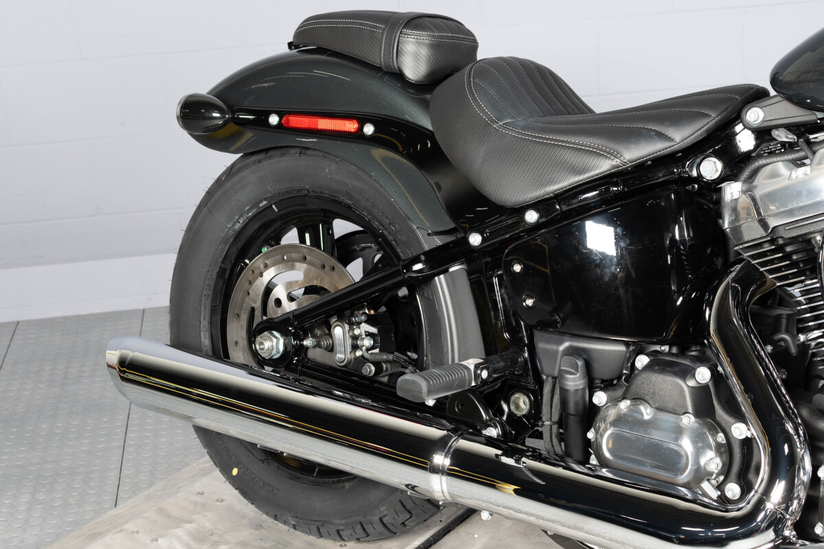2025 Harley-Davidson® Street Bob® FXBB, photo 13