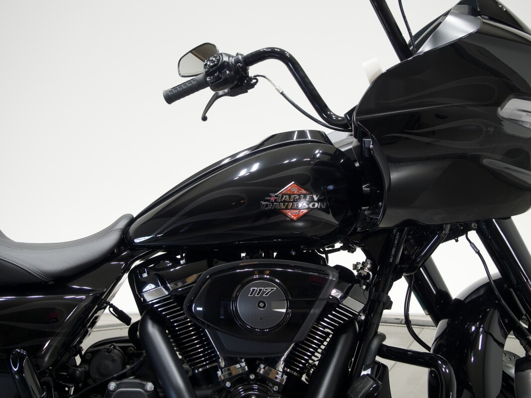 2025 Harley-Davidson FLTRX Road Glide in Midnight Firestorm - Photo 2