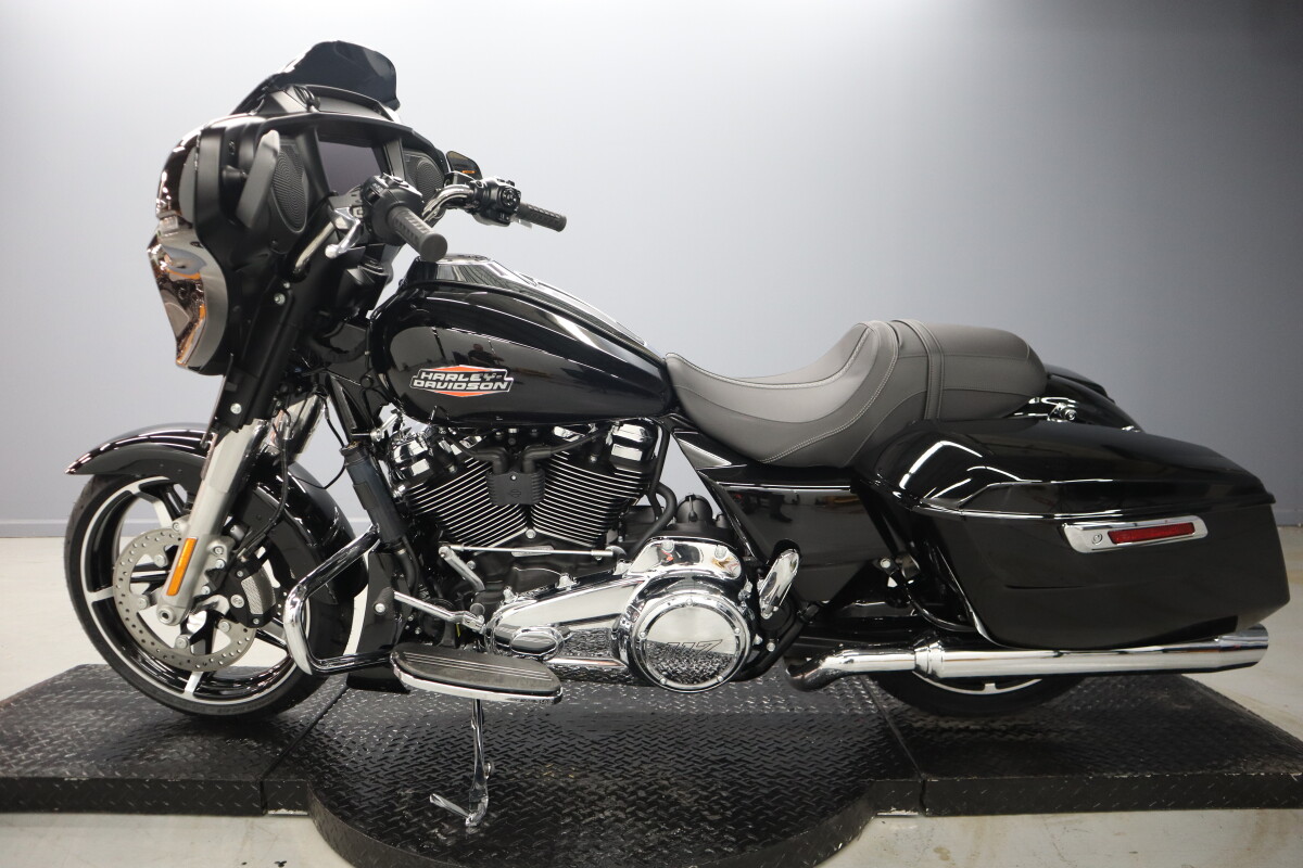 2025 Harley-Davidson Street Glide FLHX - Photo 5