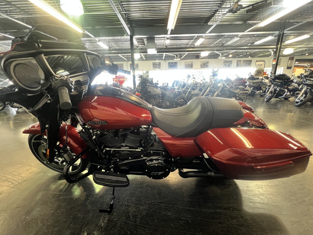 2025 Harley-Davidson Street Glide Whiskey Firestorm FLHX - Photo 6