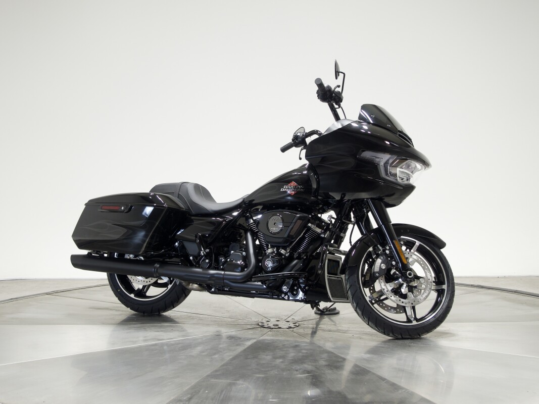 2025 Harley-Davidson FLTRX Road Glide in Midnight Firestorm - Photo 10