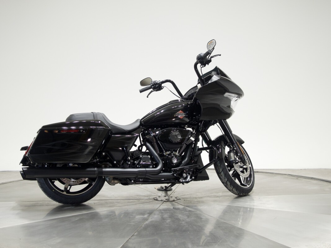 2025 Harley-Davidson FLTRX Road Glide in Midnight Firestorm