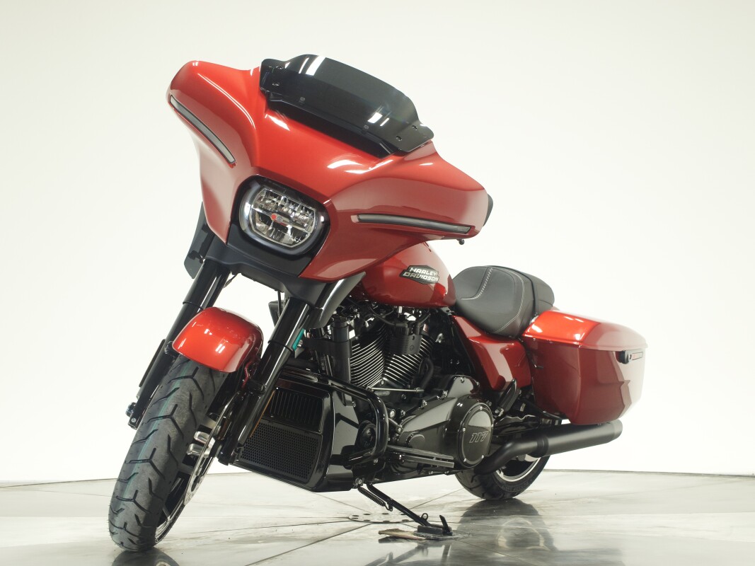 2025 Harley-Davidson FLHX Street Glide in Brilliant Red - Photo 5