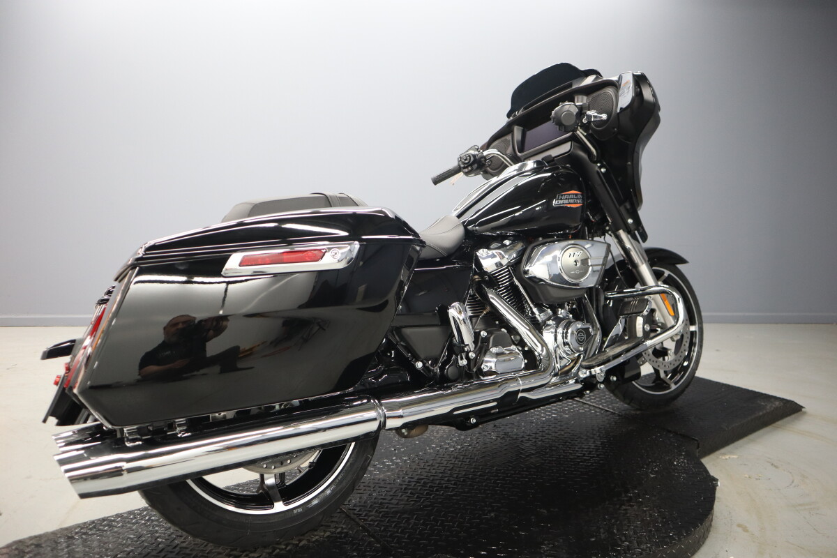 2025 Harley-Davidson Street Glide FLHX - Photo 8