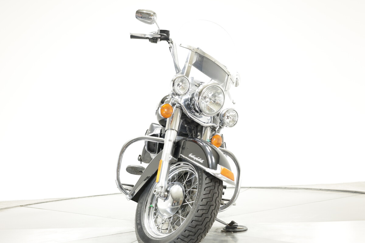 2016 HARLEY-DAVIDSON FLSTC HERITAGE CLASSIC in VIVID BLACK - Photo 6