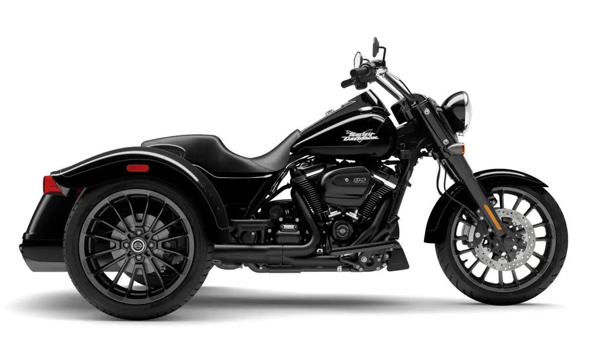 2025 Harley-Davidson Freewheeler Vivid Black