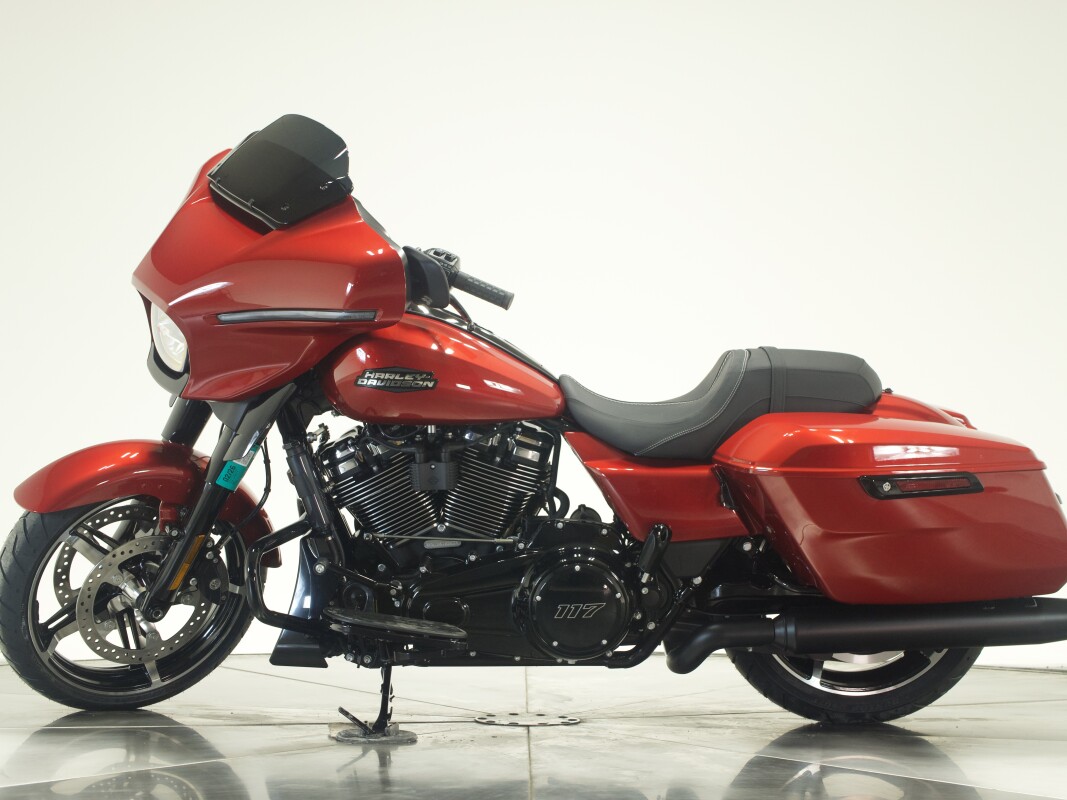 2025 Harley-Davidson FLHX Street Glide in Brilliant Red - Photo 7
