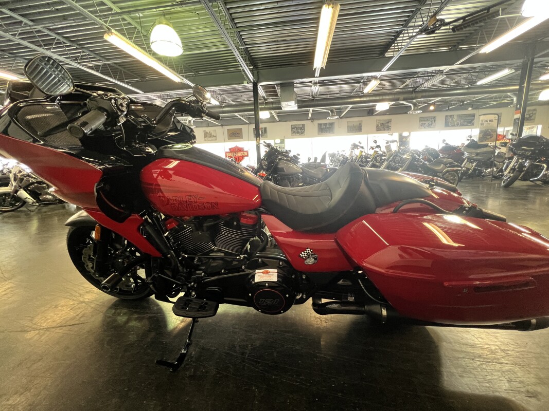 2025 Harley-Davidson CVO Road Glide ST Rally Red FLTRXSTSE - Photo 6