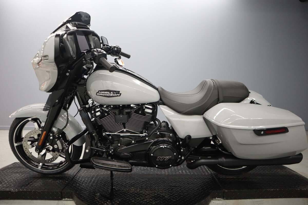 2025 Harley-Davidson Street Glide FLHX - Photo 5