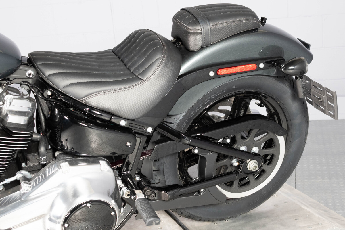 2025 Harley-Davidson® Street Bob® FXBB, photo 16