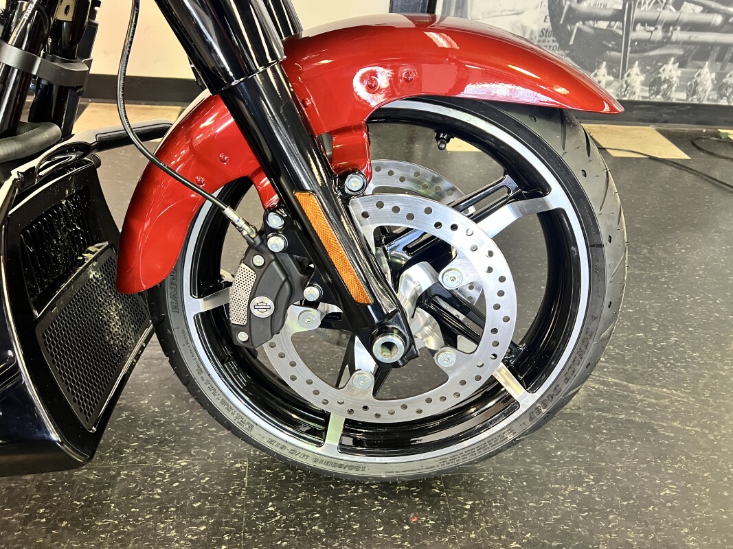2025 Harley-Davidson Street Glide Whiskey Firestorm FLHX - Photo 3
