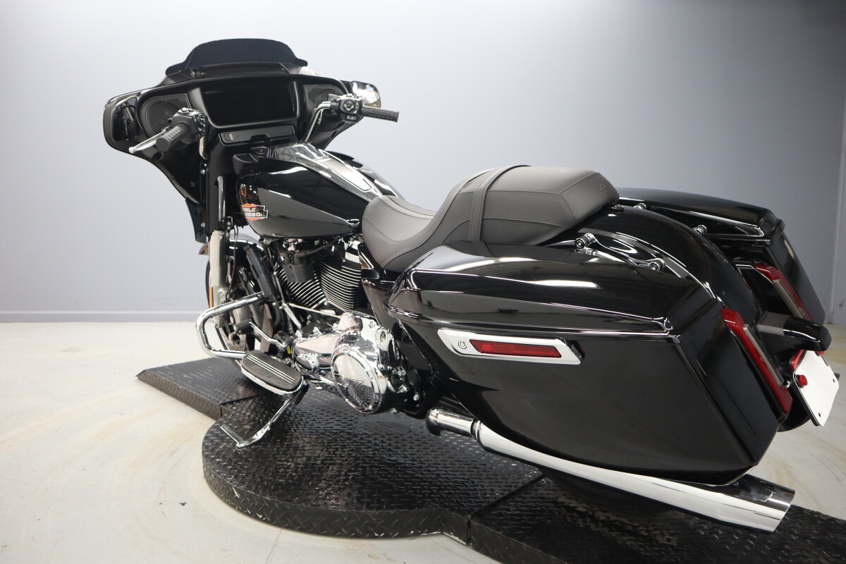 2025 Harley-Davidson Street Glide FLHX - Photo 6