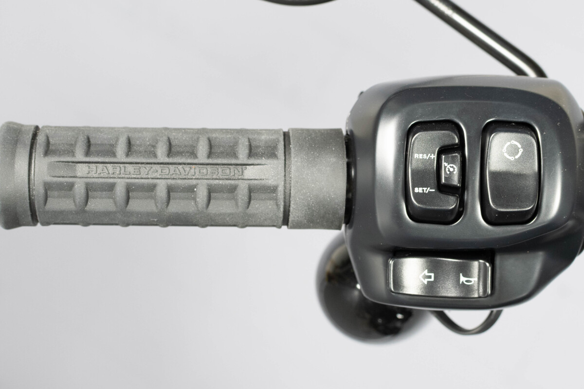2025 Harley-Davidson® Street Bob® FXBB, photo 24