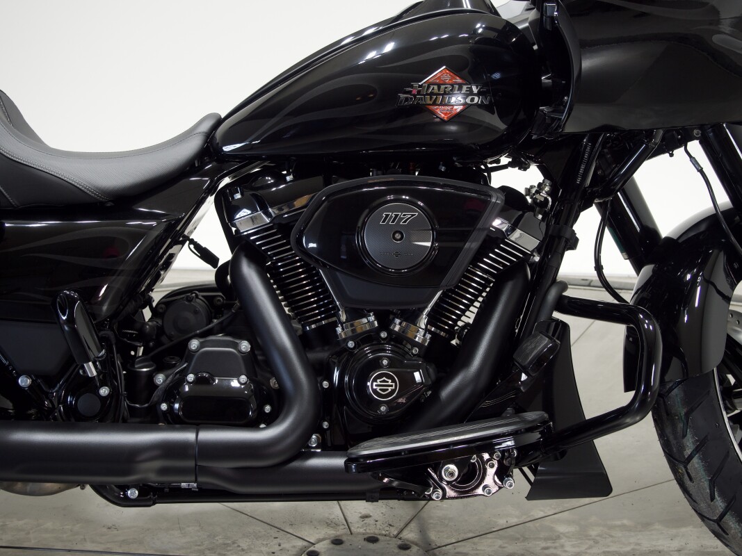 2025 Harley-Davidson FLTRX Road Glide in Midnight Firestorm - Photo 3