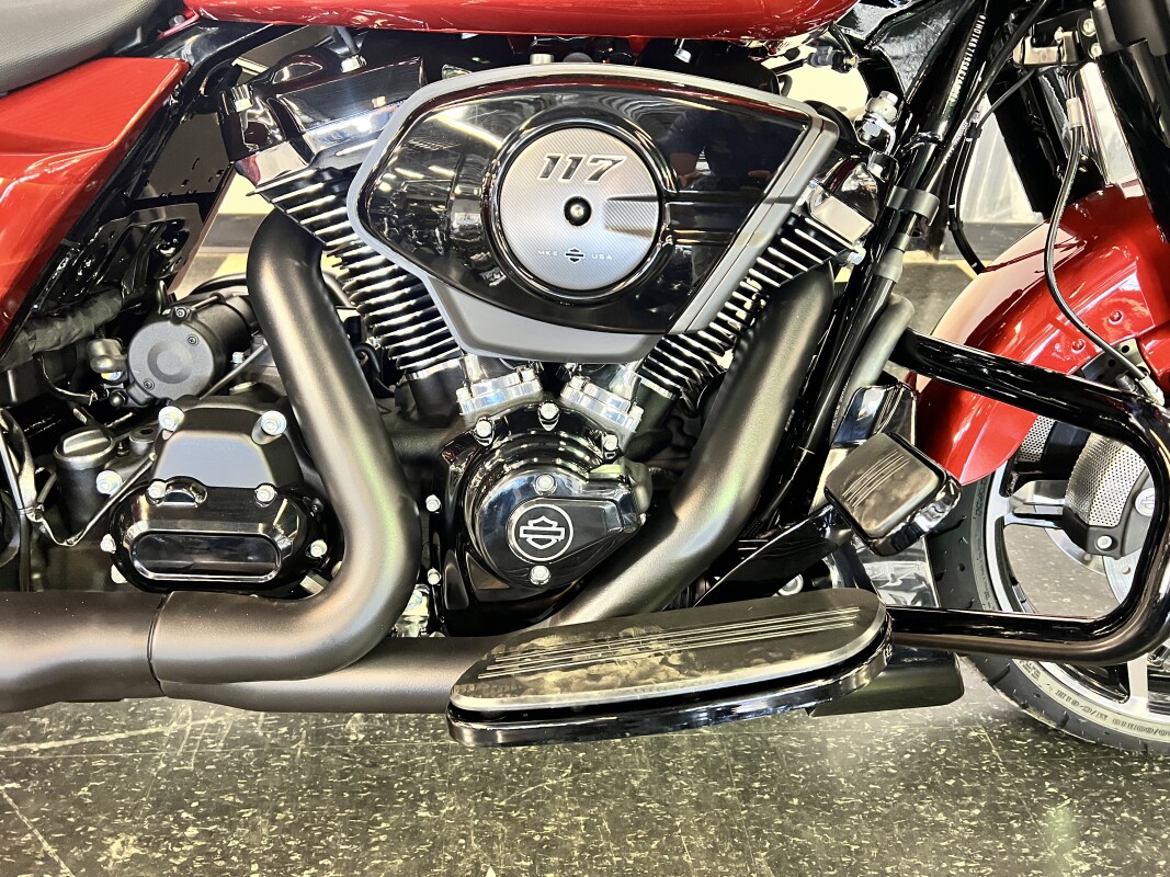 2025 Harley-Davidson Street Glide Whiskey Firestorm FLHX - Photo 4