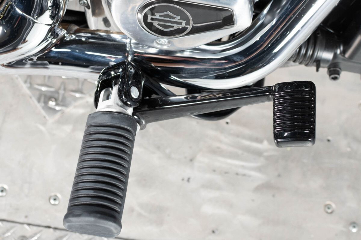2025 Harley-Davidson® Street Bob® FXBB, photo 11