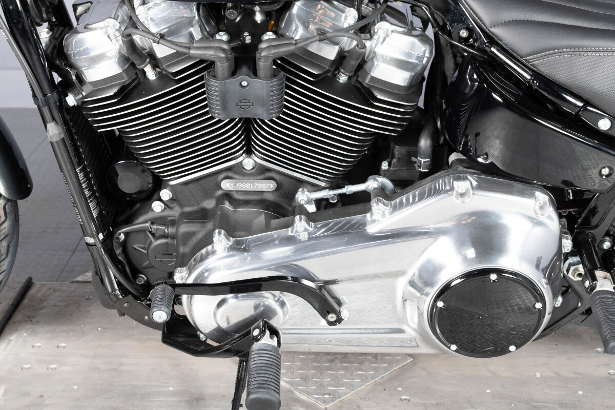 2025 Harley-Davidson® Street Bob® FXBB, photo 17
