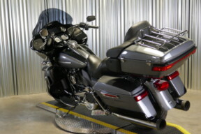 2022 Harley-Davidson® Road Glide® Limited Vivid Black - Black Finish thumb 1