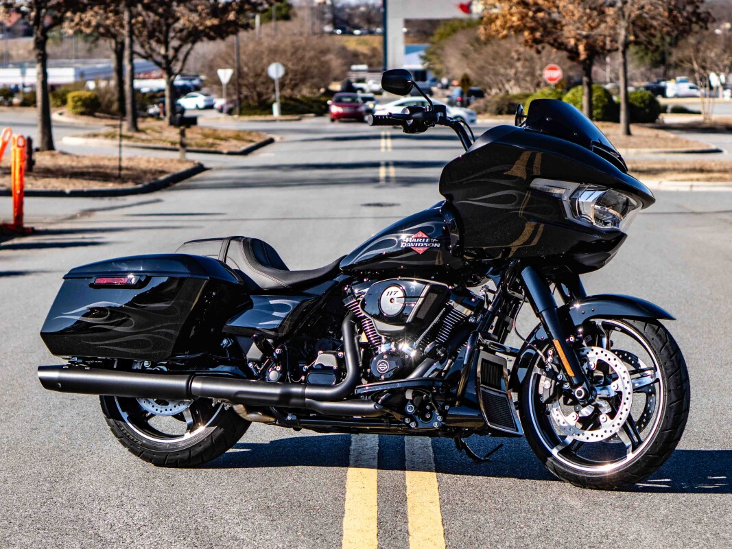 FLTRX 2025 Road Glide - Photo 3
