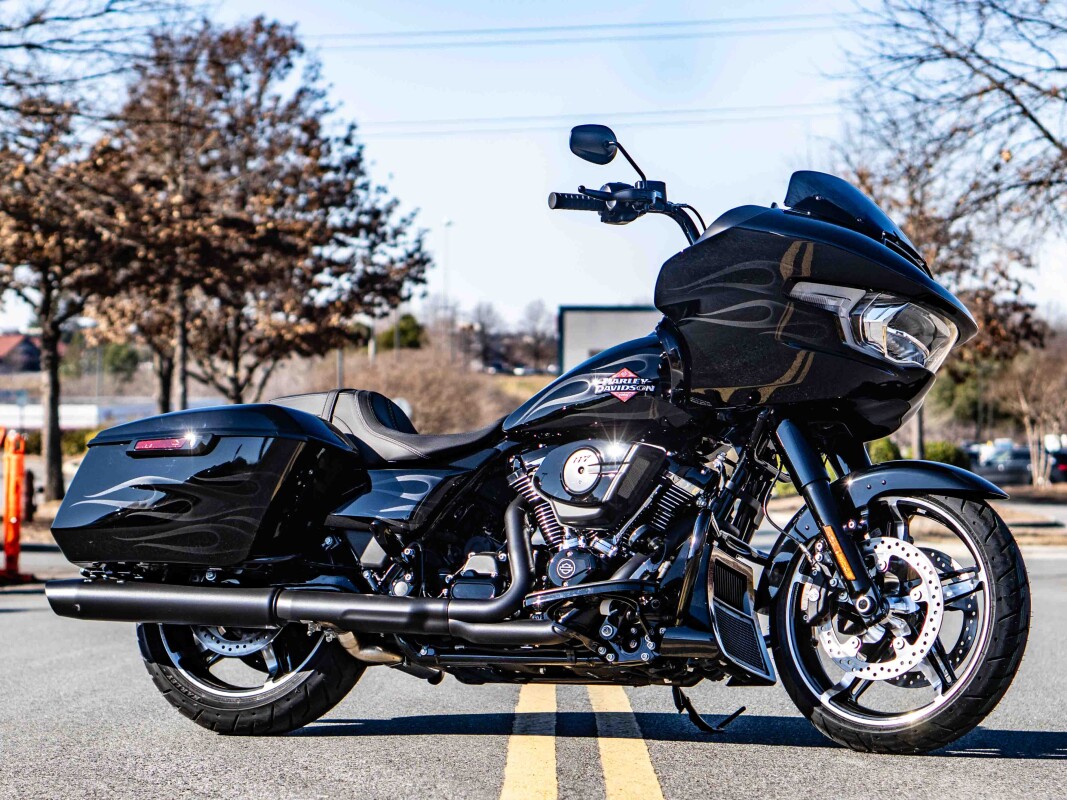 FLTRX 2025 Road Glide - Photo 2